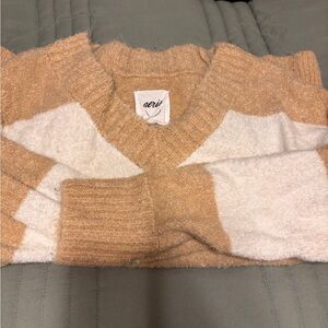 Aerie V-Neck Sweater in Tan and White